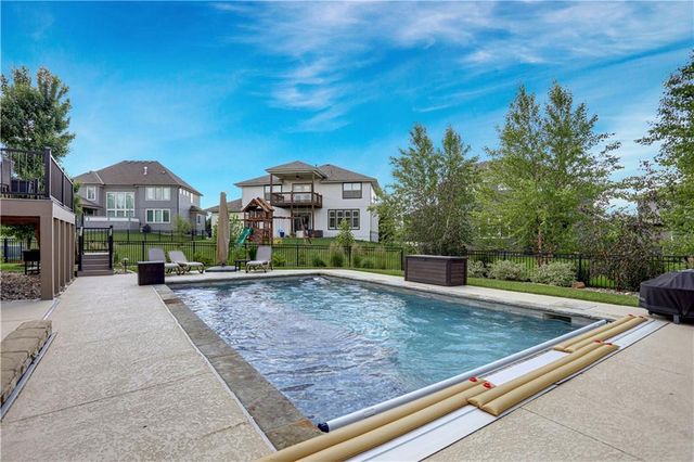 9702 Shady Bend Circle, Lenexa, KS 66227