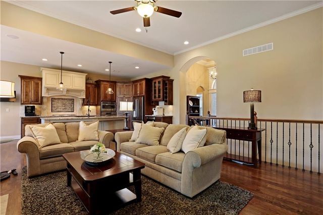 9702 Shady Bend Circle, Lenexa, KS 66227