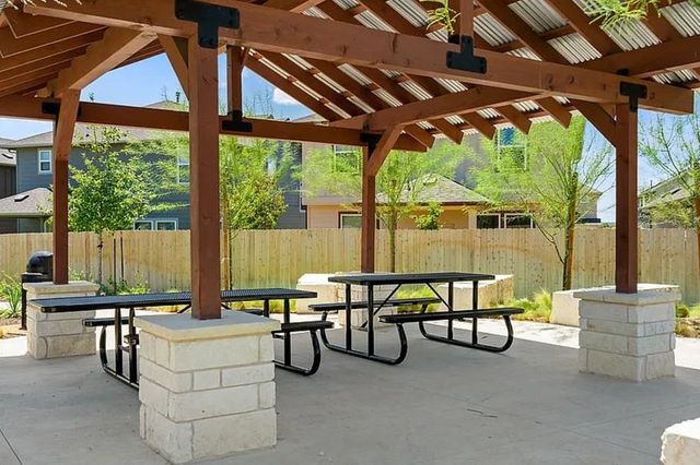 3200 College Park DR 111, Round Rock, TX 78665