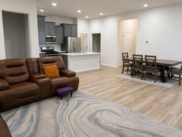 3200 College Park DR 111, Round Rock, TX 78665