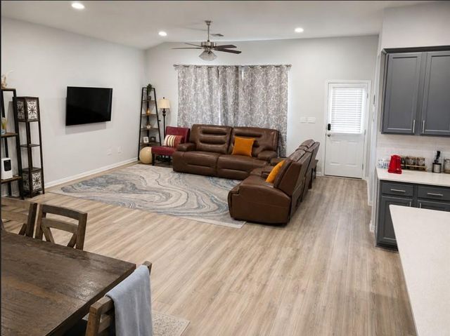 3200 College Park DR 111, Round Rock, TX 78665