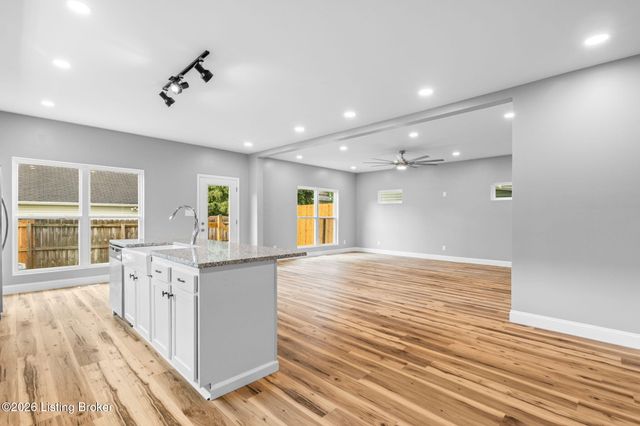 615 Myrtle St, Louisville, KY 40208