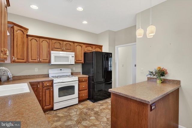 717 HEATHER RDG, Manheim, PA 17545