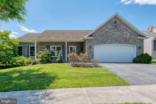 717 HEATHER RDG, Manheim, PA 17545