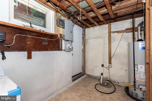 6641 MAROTT DR, Baltimore, MD 21207