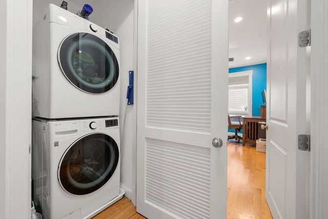 350 West 2nd St 1, Boston, MA 02127