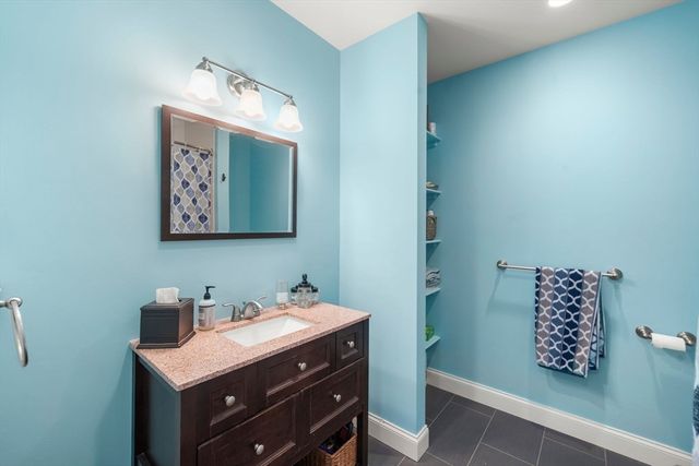 350 West 2nd St 1, Boston, MA 02127