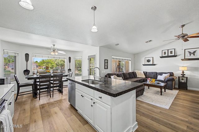 1312 W LYNX Way, Chandler, AZ 85248
