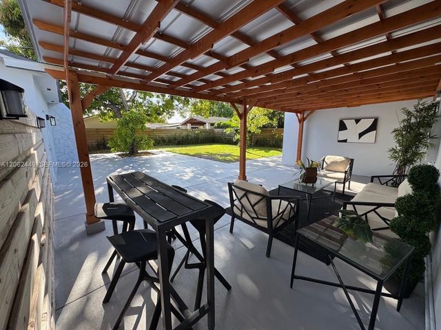 5430 SW 99th Ave, Miami, FL 33165