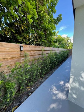 5430 SW 99th Ave, Miami, FL 33165