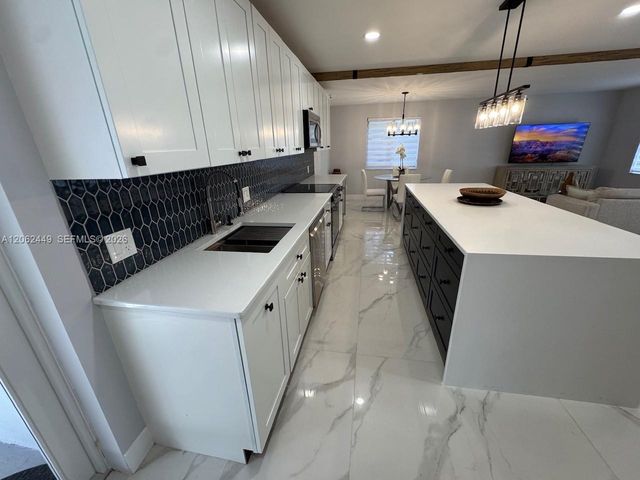 5430 SW 99th Ave, Miami, FL 33165