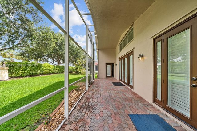 1154 NW 183rd Ter, Pembroke Pines, FL 33029