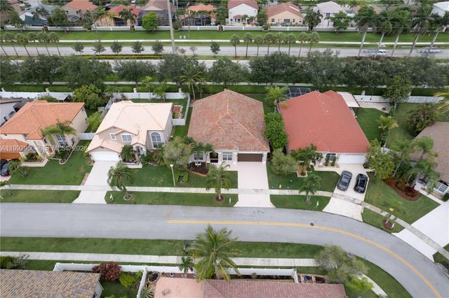 1154 NW 183rd Ter, Pembroke Pines, FL 33029
