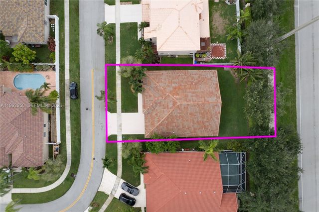 1154 NW 183rd Ter, Pembroke Pines, FL 33029