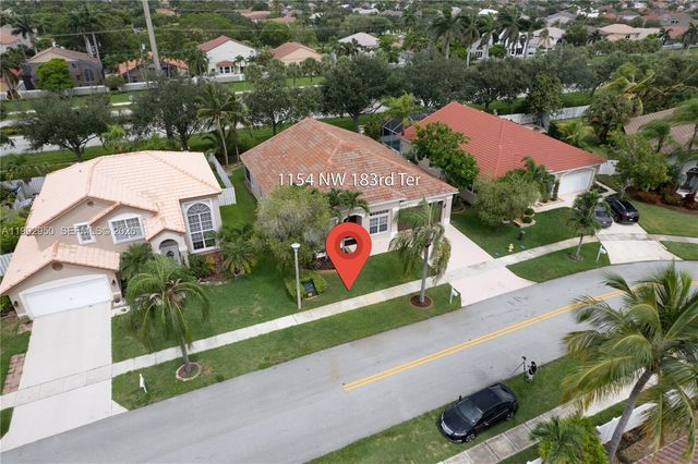 1154 NW 183rd Ter, Pembroke Pines, FL 33029