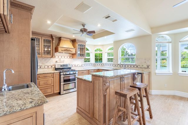 300 Agua Verdi Drive, Red Bluff, CA 96080