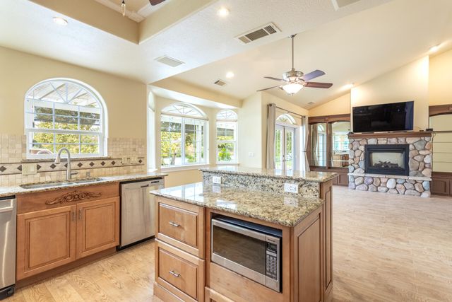 300 Agua Verdi Drive, Red Bluff, CA 96080