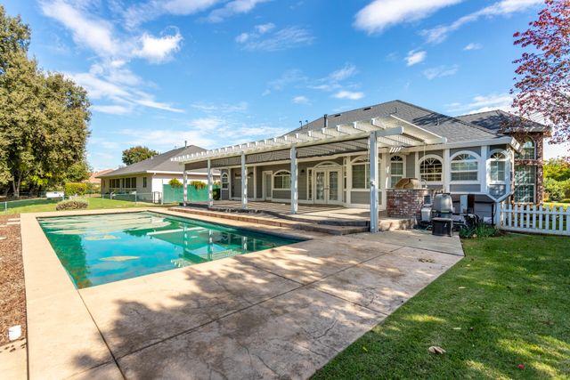 300 Agua Verdi Drive, Red Bluff, CA 96080