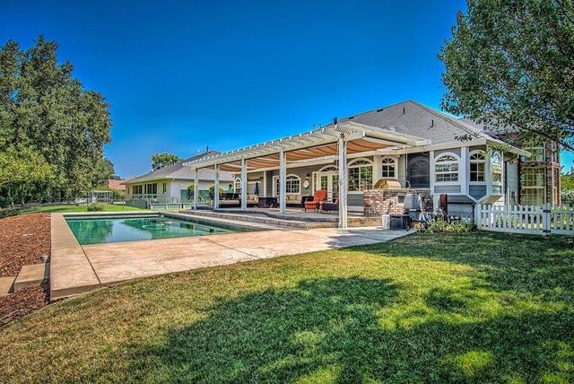 300 Agua Verdi Drive, Red Bluff, CA 96080