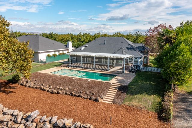 300 Agua Verdi Drive, Red Bluff, CA 96080