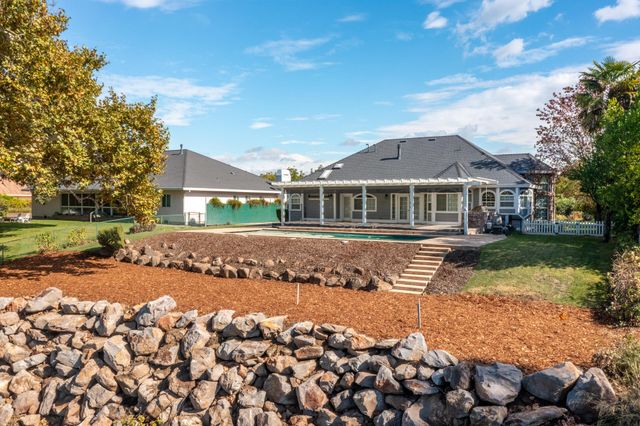 300 Agua Verdi Drive, Red Bluff, CA 96080