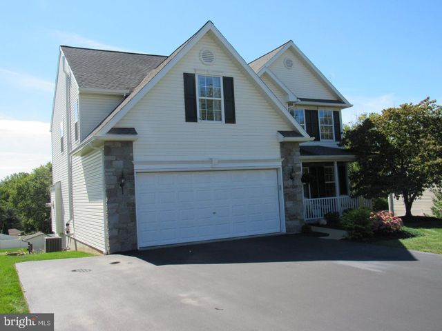 1214 STONEHENGE DR, Reading, PA 19606