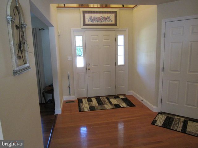 1214 STONEHENGE DR, Reading, PA 19606
