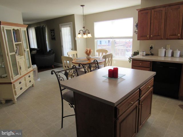 1214 STONEHENGE DR, Reading, PA 19606