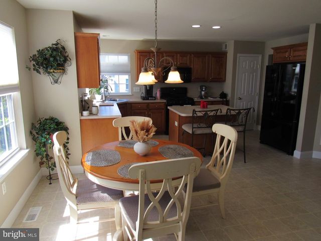 1214 STONEHENGE DR, Reading, PA 19606