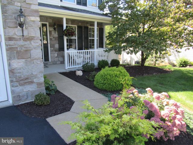 1214 STONEHENGE DR, Reading, PA 19606
