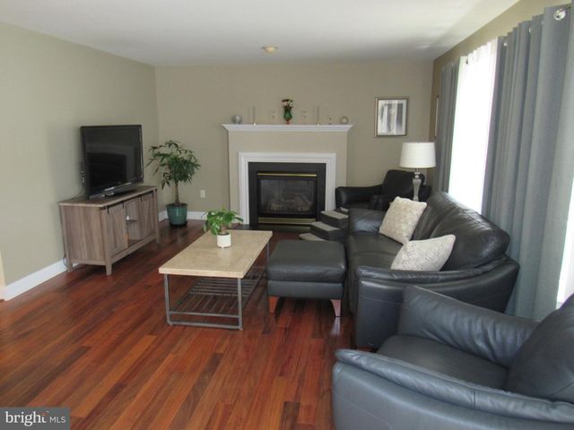 1214 STONEHENGE DR, Reading, PA 19606