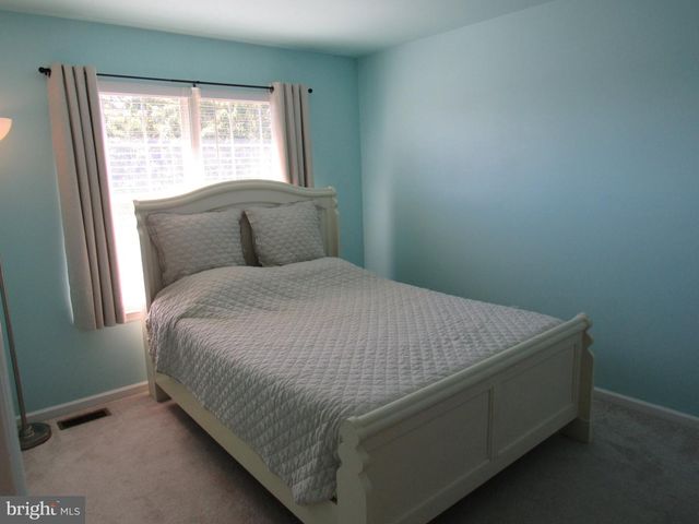 1214 STONEHENGE DR, Reading, PA 19606
