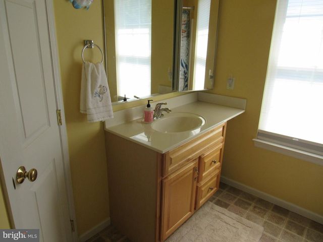 1214 STONEHENGE DR, Reading, PA 19606