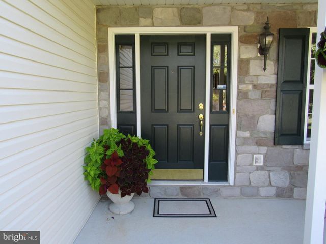 1214 STONEHENGE DR, Reading, PA 19606