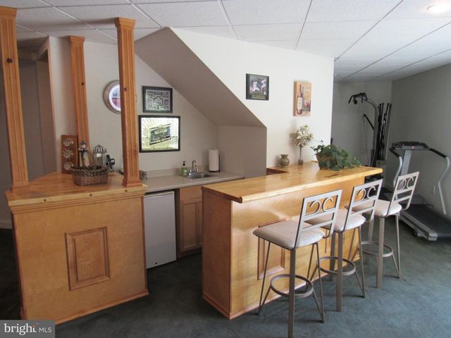 1214 STONEHENGE DR, Reading, PA 19606
