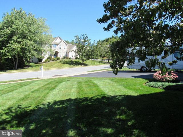 1214 STONEHENGE DR, Reading, PA 19606