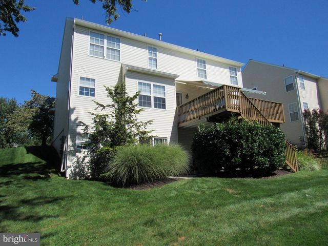 1214 STONEHENGE DR, Reading, PA 19606
