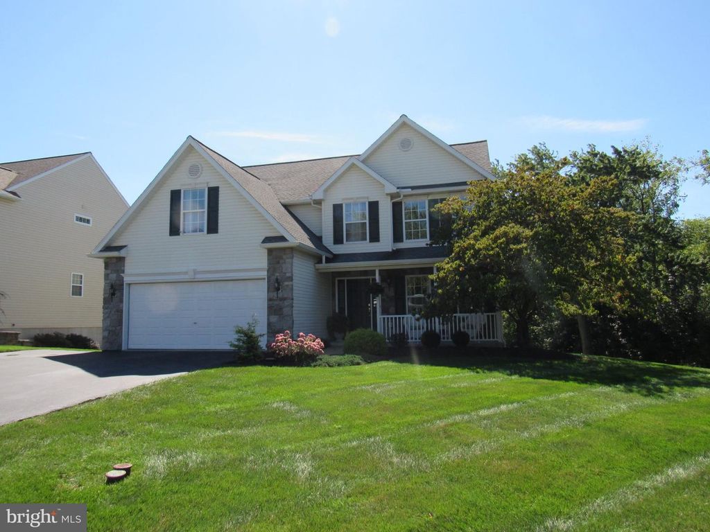 1214 STONEHENGE DR, Reading, PA 19606