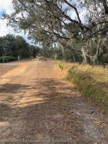 2304 N Barclay Road, Avon Park, FL 33825