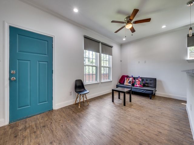 2709 Pennsylvania Avenue, Dallas, TX 75215