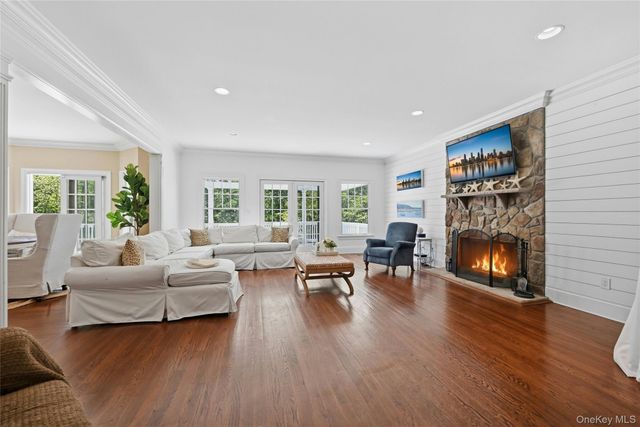 1330 Ridge Road, Laurel Hollow, NY 11791