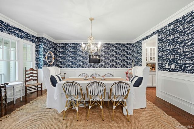 1330 Ridge Road, Laurel Hollow, NY 11791