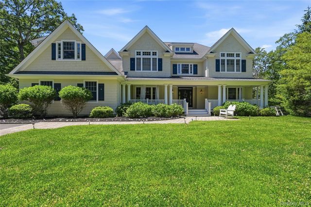 1330 Ridge Road, Laurel Hollow, NY 11791