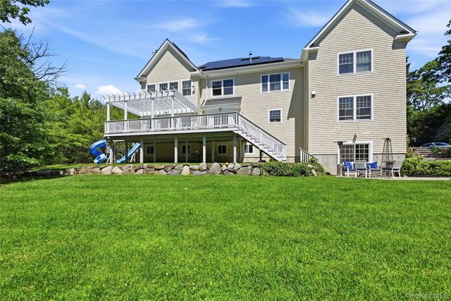 1330 Ridge Road, Laurel Hollow, NY 11791