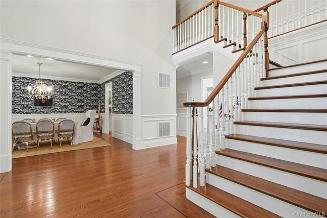1330 Ridge Road, Laurel Hollow, NY 11791