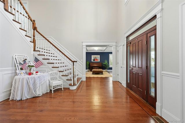 1330 Ridge Road, Laurel Hollow, NY 11791