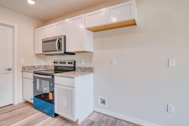 520 S Troy Avenue, Springfield, MO 65802