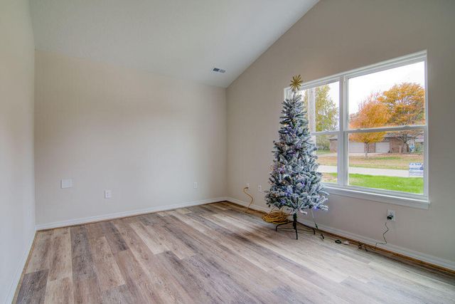 520 S Troy Avenue, Springfield, MO 65802