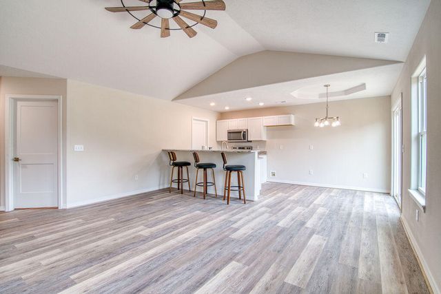 520 S Troy Avenue, Springfield, MO 65802