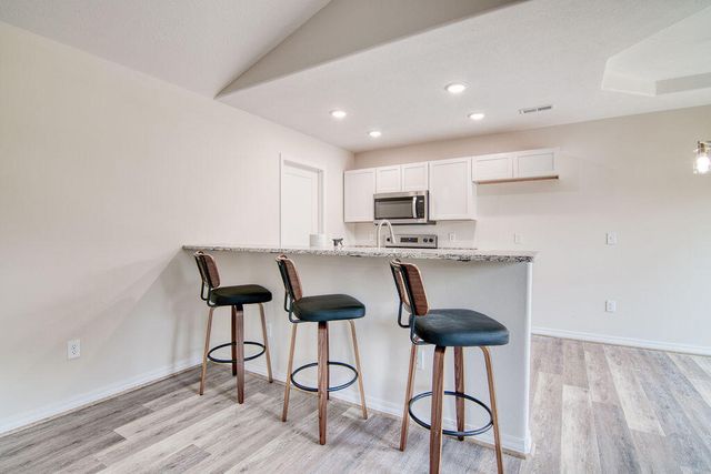 520 S Troy Avenue, Springfield, MO 65802